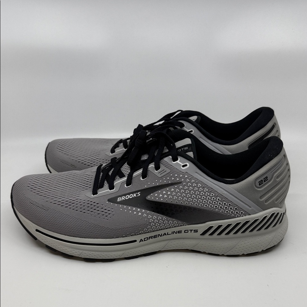 Brooks Adrenaline GTS 22 Gray and Black Running Shoes